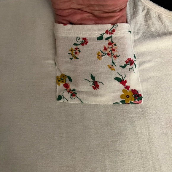 Junior’s Attitude Not Included floral tank with pocket in size 2x - Picture 5 of 9